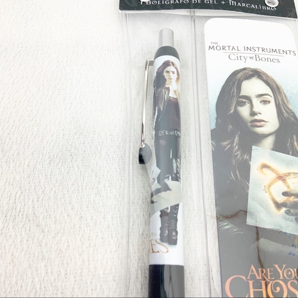 Mortal Instruments City of Bones Gel Pen & Bookmark Set Clary Fray Lily Collins - Picture 4 of 7